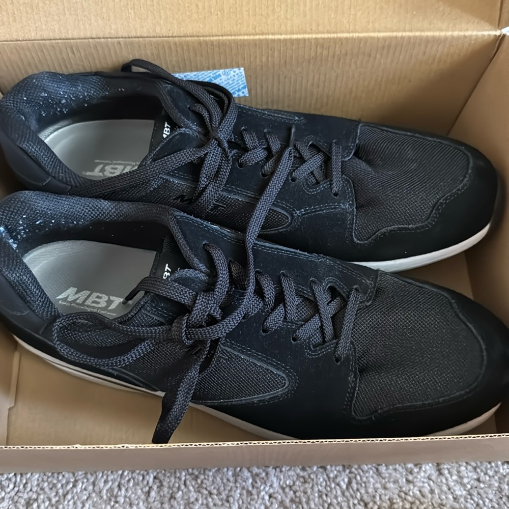 MBT Physiological Footwear